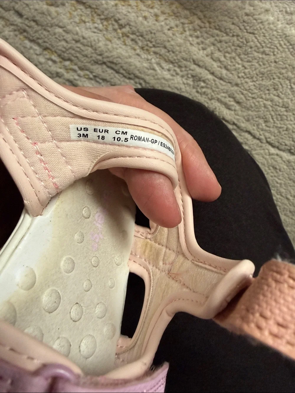 6 pairs of girls shoes